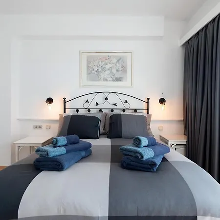 Club Atlantis With Views Costa Adeje (Tenerife)